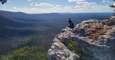 This Mountain Hiking Trail In Alabama Is The Perfect Day Trip Destination