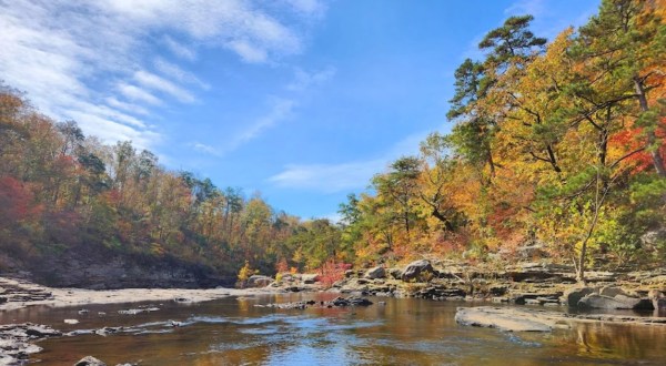 The 1.4-Mile Little River Canyon Trail Leads Hikers To The Most Spectacular Fall Foliage In Alabama