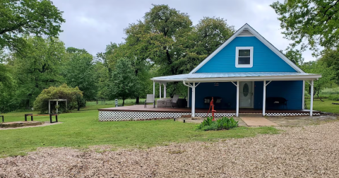Enjoy Some Much Needed Peace And Quiet At This Charming Oklahoma Farmhouse