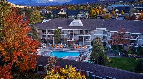 With A Pool, Tennis Courts, And Large Suites, Ashland Hills Hotel In Oregon Is A Dreamy Family Getaway