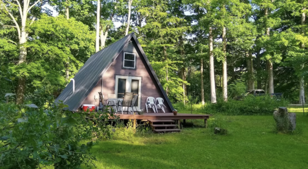 This Pet-Friendly Cabin In Ellsworth, Illinois Is Perfect For An Affordable Vacation