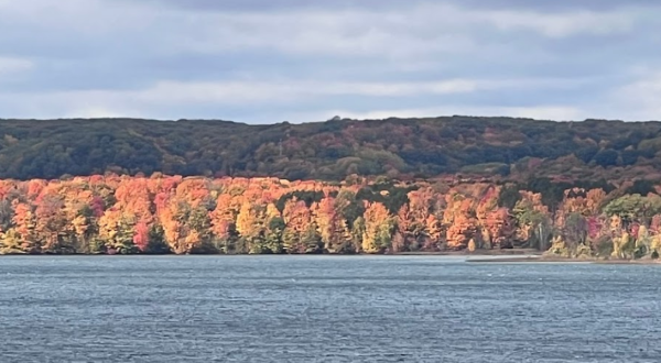 This Little-Known Scenic Spot In Michigan That Comes Alive With Color Come Fall