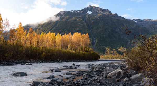 The Charming Small Town in Alaska That’s Perfect For A Fall Day Trip