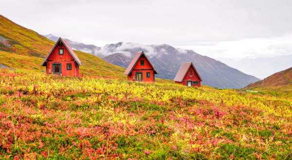 The Enchanting Hatcher Pass In Alaska Is One Of The Best Places To Enjoy Autumn