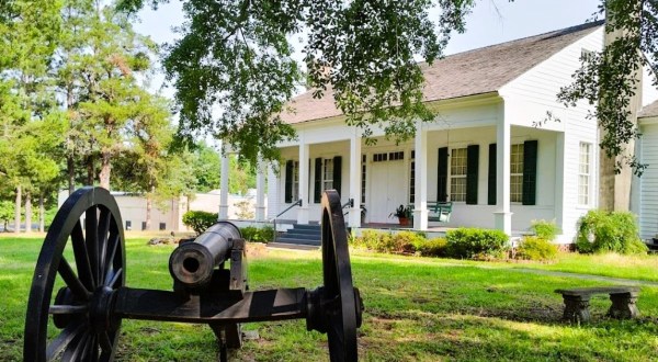 The Little-Known Story Of The Historic McCollum-Chidester House In Arkansas Is Unlike Any Other