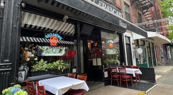 The Humble French Restaurant In New York That’s Been Owned By The Same Family For Over 40 Years