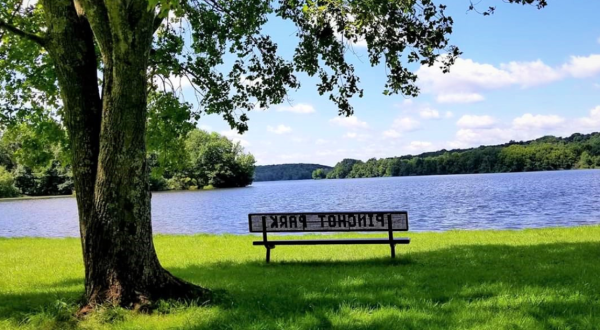 This Little-Known Lake Is Perfect For Easy Kayaking, Canoeing, And Wildlife Watching