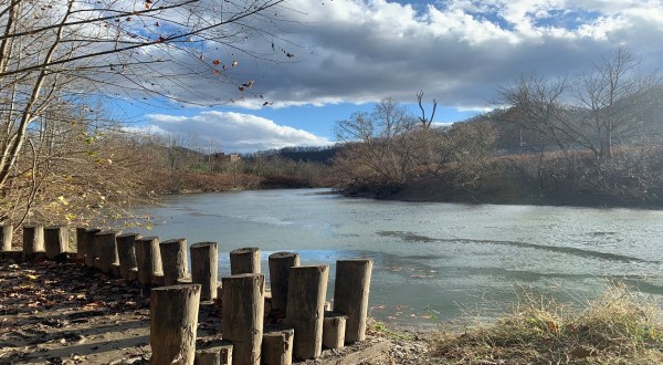 There Is An Enchanting Waterfront Trail In West Virginia You Absolutely Must Hike
