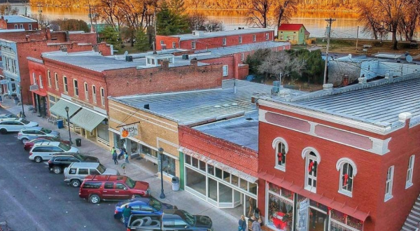 This Charming Community Might Just Be The Most Peaceful Place To Live In Missouri