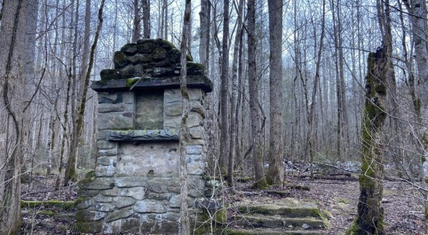 The Incredible Hike In Tennessee That Leads To A Fascinating Abandoned Settlement