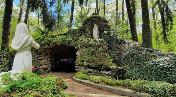 There Is A Unique Man-Made Wonder Hiding In This Small Town Near Cleveland