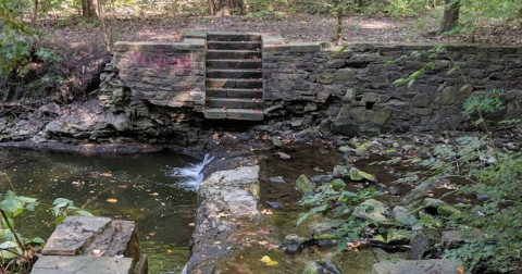 The Incredible Hike In Cleveland That Leads To Fascinating Abandoned Depression-Era Structures