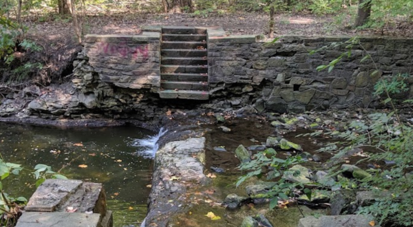 The Incredible Hike In Cleveland That Leads To Fascinating Abandoned Depression-Era Structures