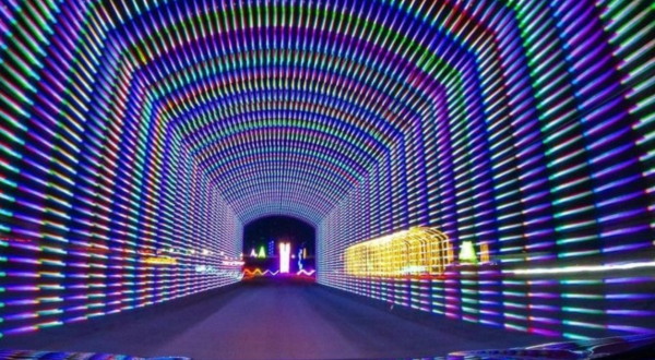 Kick Off The Holiday Season With A Visit To The Longest Drive-Thru Synchronized Christmas Light Display In Virginia