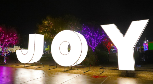 The Incredible Urban Park In Arizona That Lights Up Spectacularly For Christmas Each Year