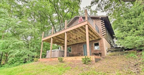 Enjoy A Picture-Perfect Weekend In The Country When You Visit This Cabin In Indiana