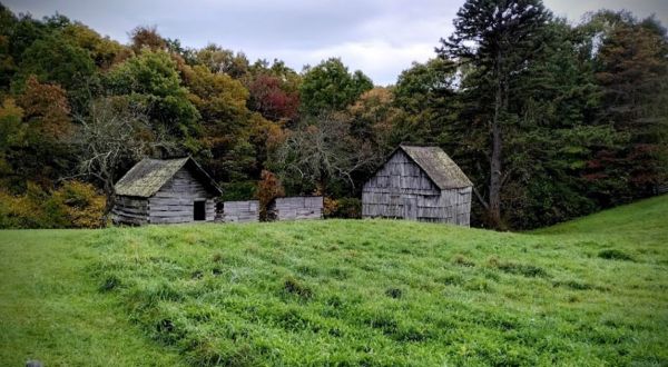 The Incredible Hike In Kentucky That Leads To A Fascinating Abandoned Settlement