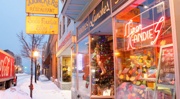 9 Christmas Towns In Michigan That Will Fill Your Heart With Holiday Cheer