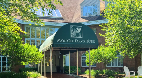 Experience “Old New England” At One Of Connecticut’s Nicest Hotels