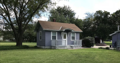 This Budget-Friendly Cottage In Kansas's Little Sweden Is Perfect For An Affordable Vacation