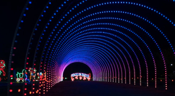 The Most Iconic Drive-Thru Christmas Light Show In The U.S. Is Coming To Ohio And You Won’t Want To Miss It