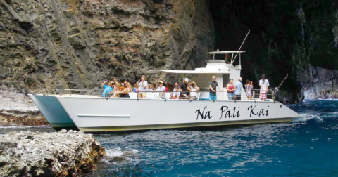 The Incredible Coastal Cruise Experience In Hawaii Where You Will Explore Sea Caves And An Ancient Village