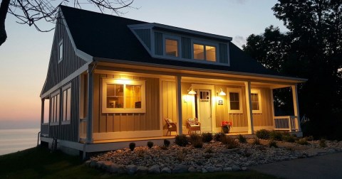 This Vacation Home Overlooking Lake Michigan Is The Coolest Place To Spend The Night