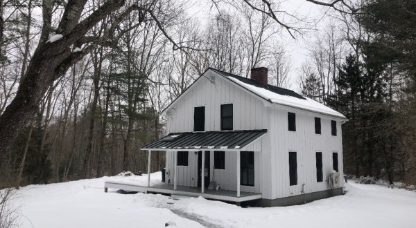 You’ll Find A Luxury Cottage In West Stockbridge, Massachusetts, It’s Ideal For Winter Snuggles And Relaxation