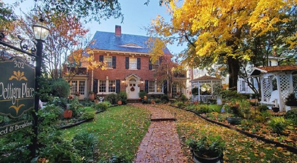 The Enchanting Pettigru Place B&B In South Carolina Is One Of The Best Places To Enjoy Autumn