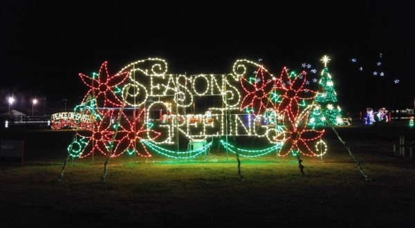The Incredible Community Park In Arkansas That Lights Up Spectacularly For Christmas Each Year