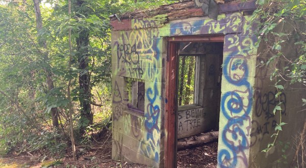 The Incredible Hike In Massachusetts That Leads To A Fascinating Abandoned Ski Area
