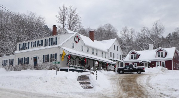 Enjoy A Classical Christmas When You Visit This Charming Inn In New Hampshire