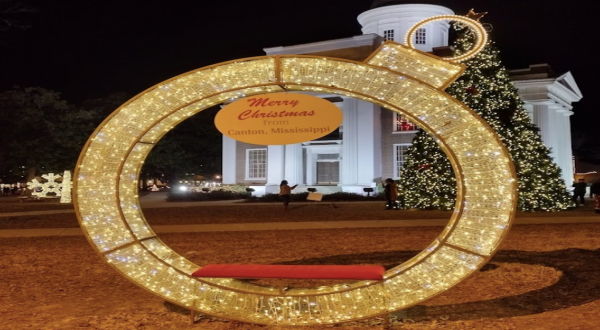 Enjoy A Classical Christmas When You Visit This Charming Small Town In Mississippi