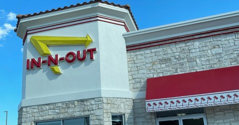 Burger Fans, Rejoice! In-N-Out Burger Is Coming To Tennessee