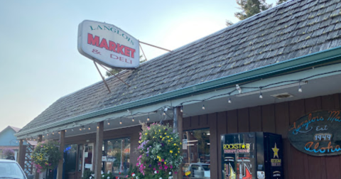 The Tiny Oregon Town That's World Famous For Its Hot Dogs