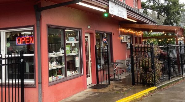 Taste The Best Biscuits And Gravy In Oregon At This Family-Owned Bakery Cafe