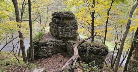 Enjoy An Unexpectedly Magical Hike On This Little-Known Trail In Iowa