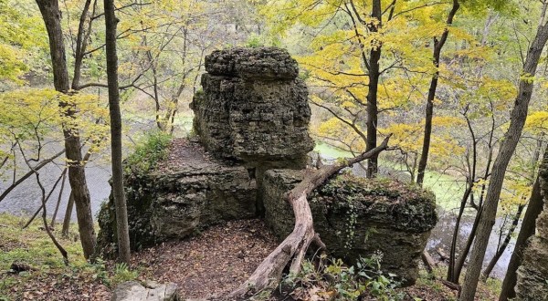 Enjoy An Unexpectedly Magical Hike On This Little-Known Trail In Iowa