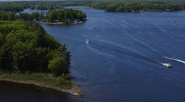 This Little-Known Lake Is Perfect For Waterskiing, Sailing, And Fishing In Michigan