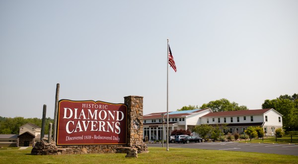 Here’s Why A Tour Of Kentucky’s Diamond Caverns Belongs At The Top Of Your Outdoor Bucket List