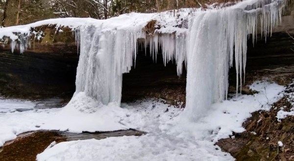 The Little-Known Natural Wonder In Arkansas That Becomes Even More Enchanting In The Wintertime