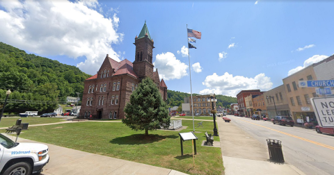 A Little-Known Slice Of West Virginia History Can Be Found Outside This Small Town Courthouse