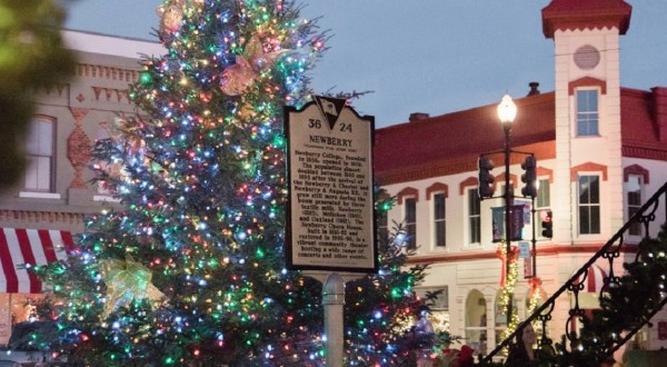 The Little-Known Small Town In South Carolina That Goes All Out For Christmas