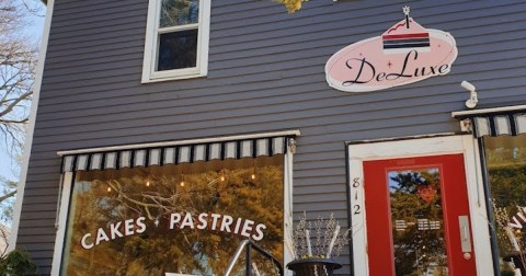 With More Than 40 Incredible Varieties Of Pastries, This Dessert Shop In Iowa Is Delightfully Delicious