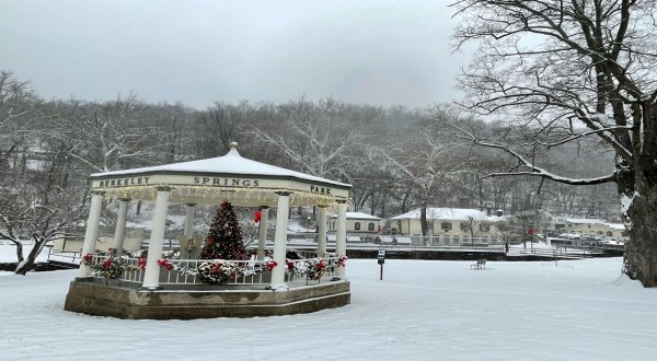 The Cozy Small Town In West Virginia That Comes Alive Under A Blanket Of Snow