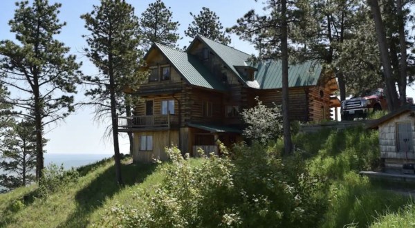 Stay In A Stunning Log Cabin Overlooking The Bighorns In Wyoming