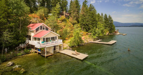 Stay In This Charming Vacation Rental Overlooking The Deepest Lake In Idaho