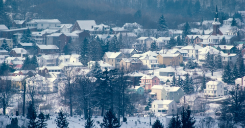 The Cozy Small Town In Maryland That Comes Alive Under A Blanket Of Snow