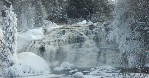 The Natural Wonder In Michigan That Becomes Even More Enchanting In The Wintertime