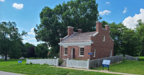 A Slice Of Illinois History Can Be Found In These Historic Pioneer Homes